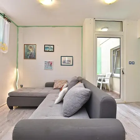 Apartment Ferienwohnung Fuer 4 Personen Ca 60 Qm In Pula, Istrien Istrische Riviera - B52736 Pula