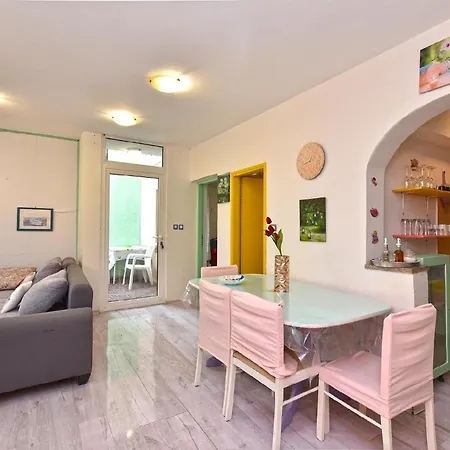 Ferienwohnung Fuer 4 Personen Ca 60 Qm In Pula, Istrien Istrische Riviera - B52736 *