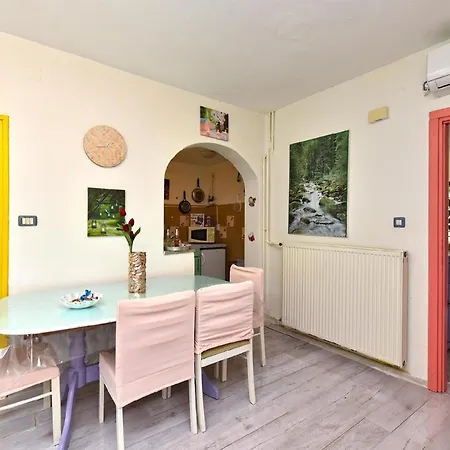Apartment Ferienwohnung Fuer 4 Personen Ca 60 Qm In Pula, Istrien Istrische Riviera - B52736 Pula
