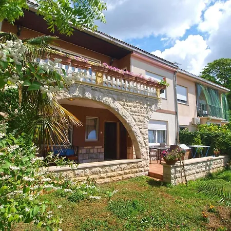 Ferienwohnung Fuer 4 Personen Ca 60 Qm In Pula, Istrien Istrische Riviera - B52736 *